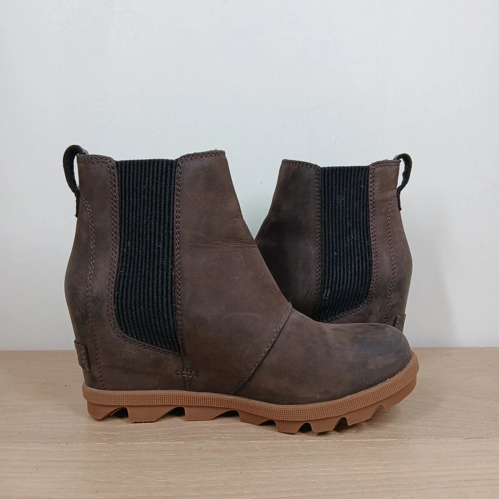 Sorel Joan Chelsea II Boots Womens 6 Brown Waterproof Leather Lug Sole Gorpcore